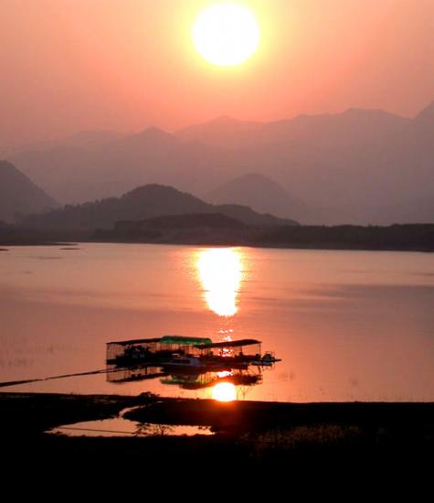 ���ͼ��鿴ԭʼ��С

����:  dscn8633lake.jpg
�鿴����: 310
��С:  71.6 KB