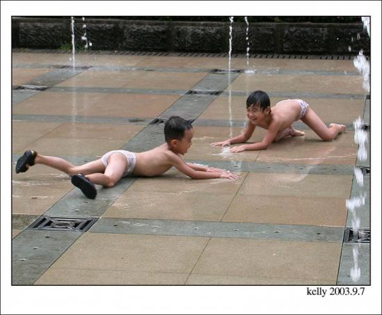 ���ͼ��鿴ԭʼ��С

����:  playing kids-2.jpg
�鿴����: 286
��С:  151.3 KB