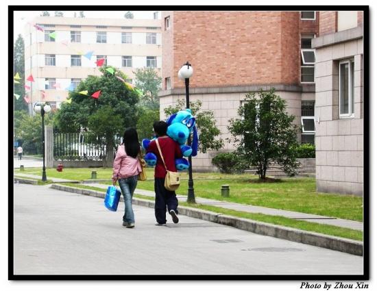 ���ͼ��鿴ԭʼ��С

����:  DSCN2599.JPG
�鿴����: 253
��С:  104.3 KB